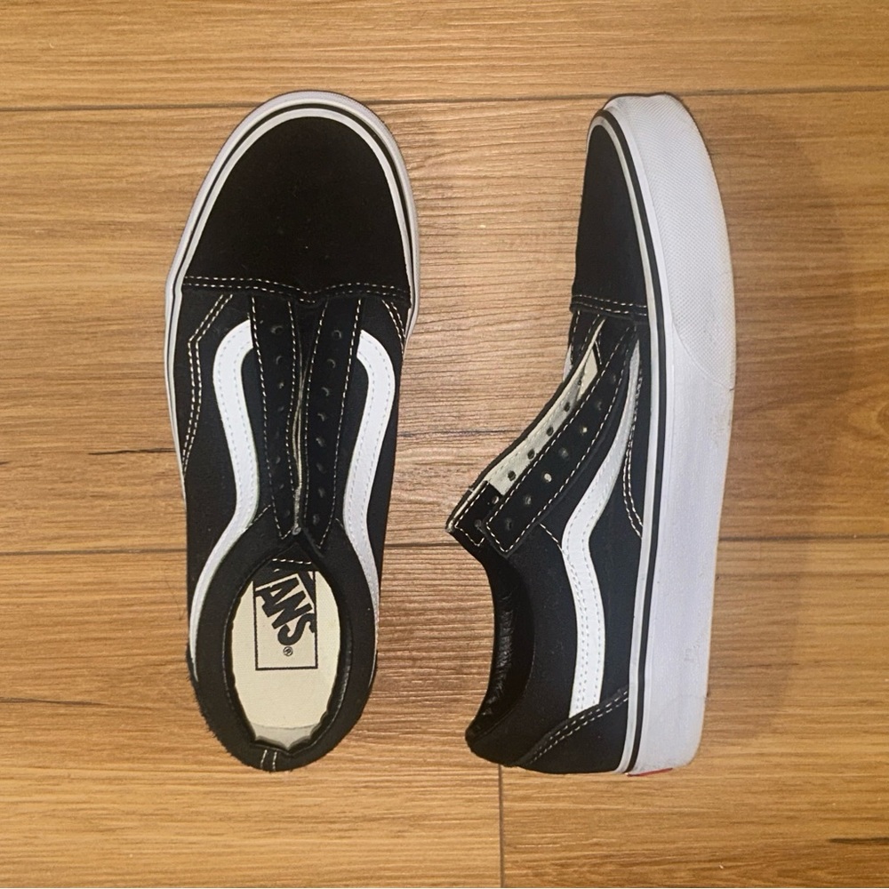 Laceless WOMENS size 8 VANS